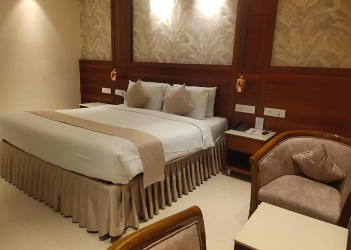 Hotel Grace Plaza Near Igi Airport