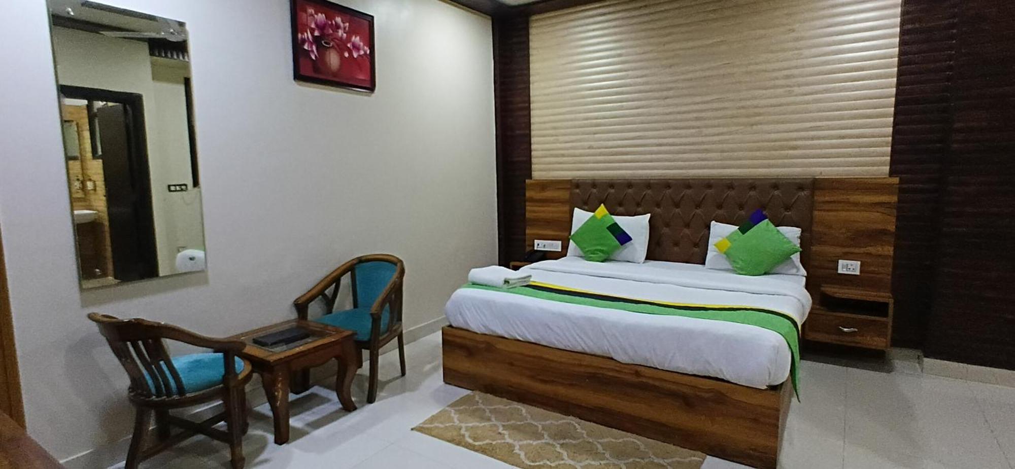 Grace Plaza Near Igi Airport Hotel 4*