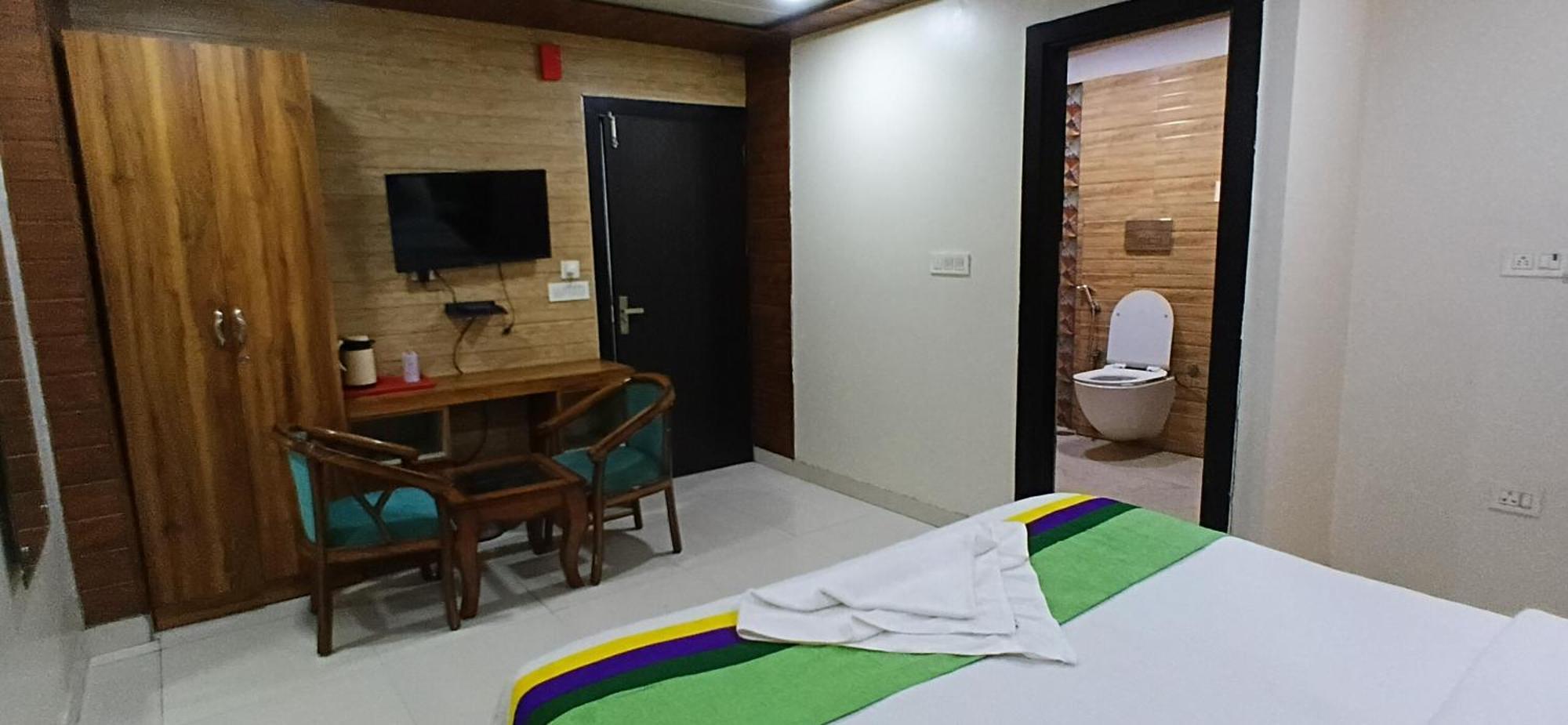 Grace Plaza Near Igi Airport Hotel