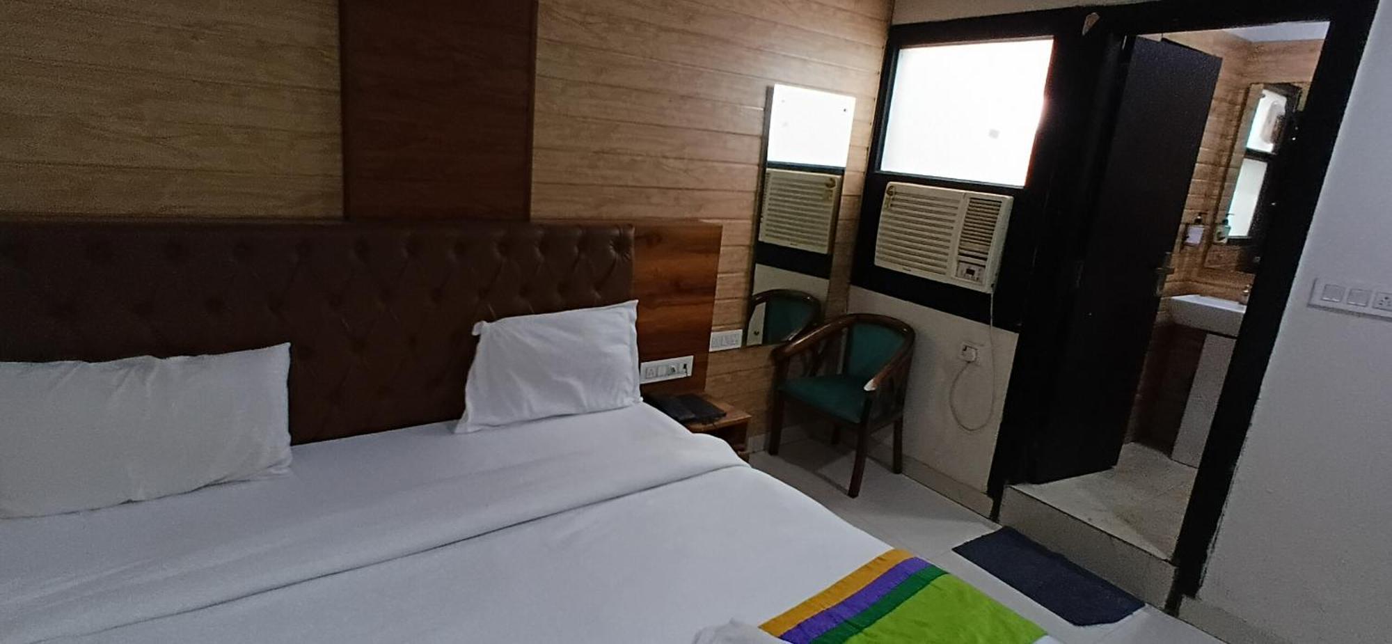 Grace Plaza Near Igi Airport Hotel 4*