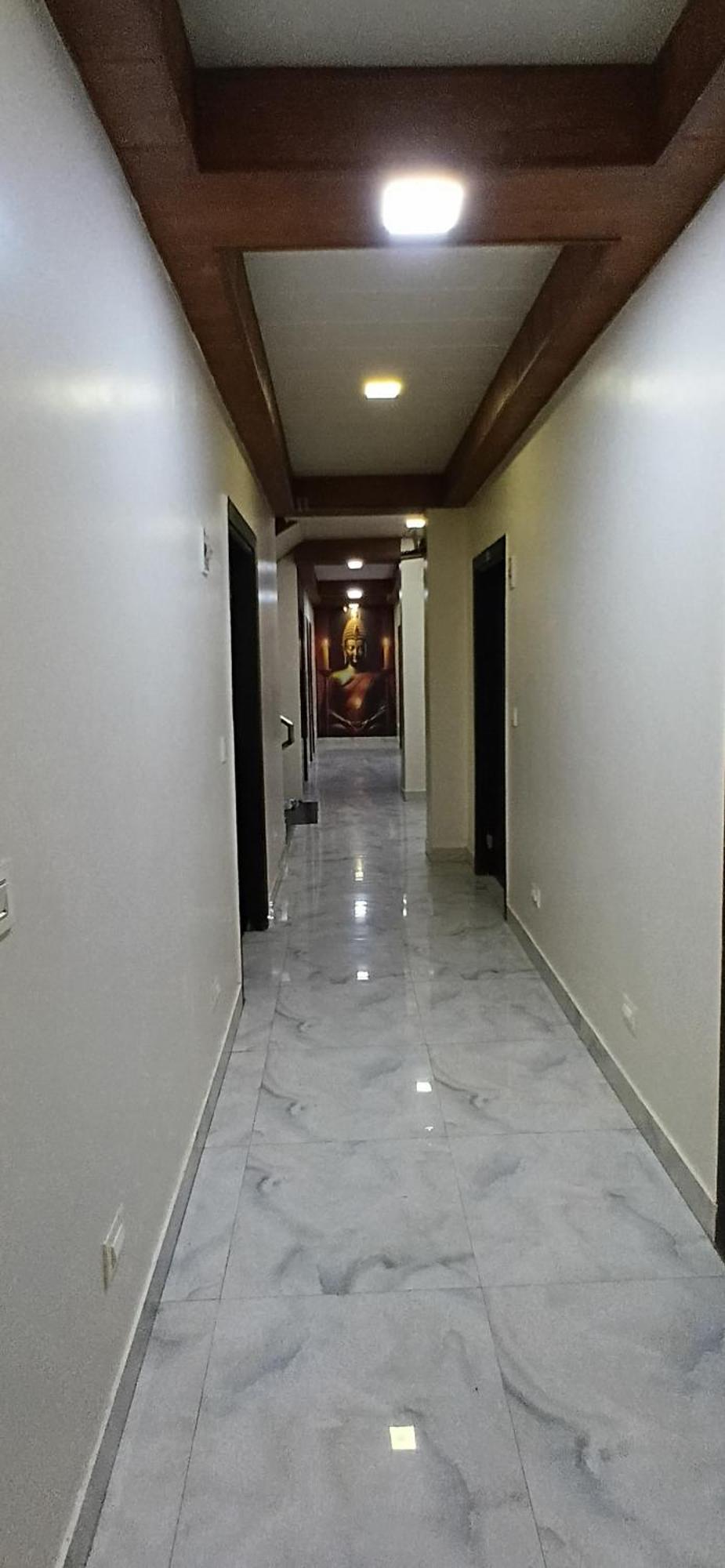 Hotel Grace Plaza Near Igi Airport 4*