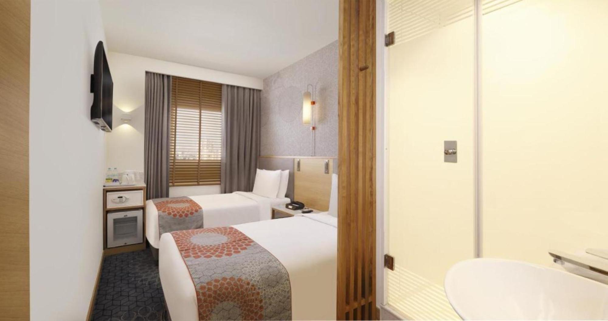 Grace Plaza Near Igi Airport 4*