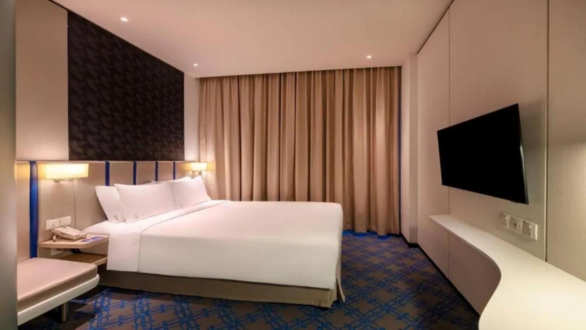 Grace Plaza Near Igi Airport Hotel 4*