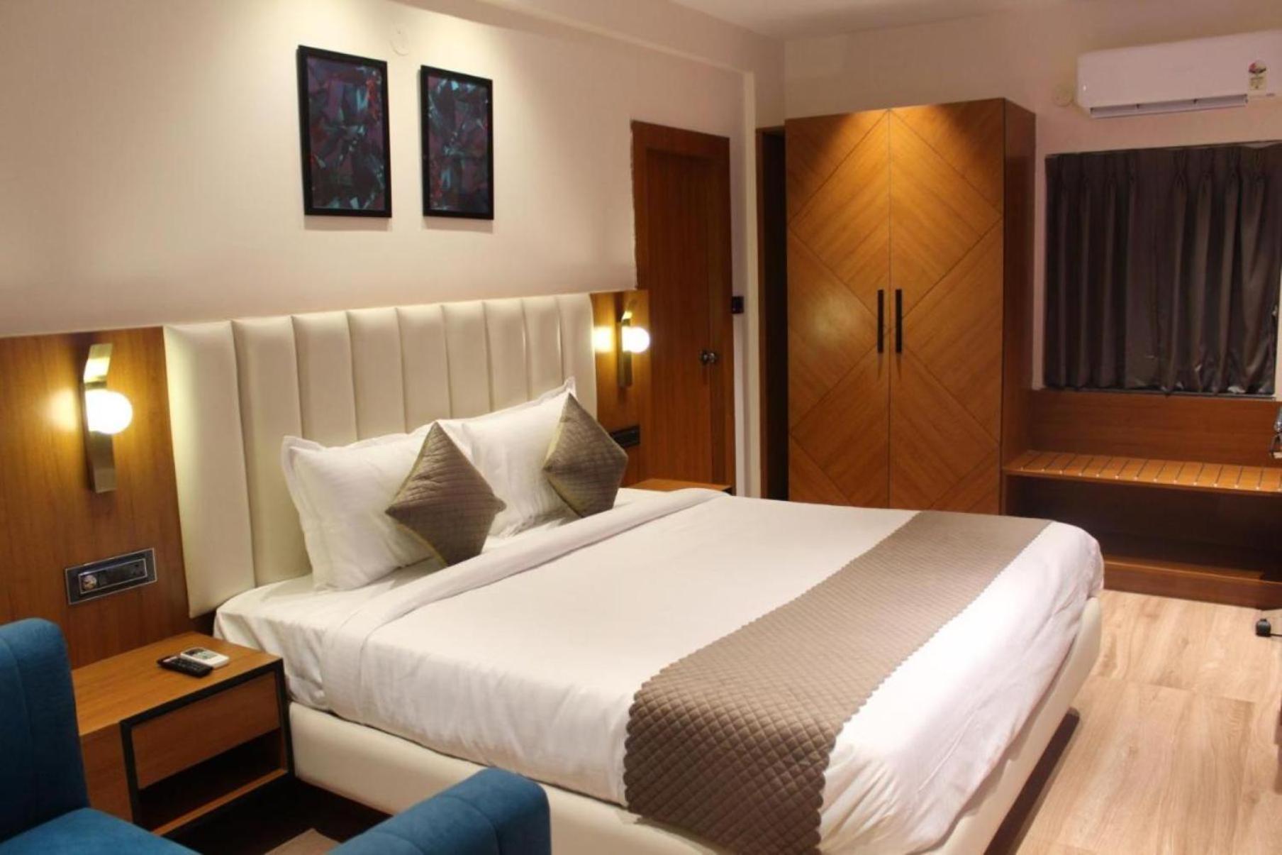 Grace Plaza Near Igi Airport 4*